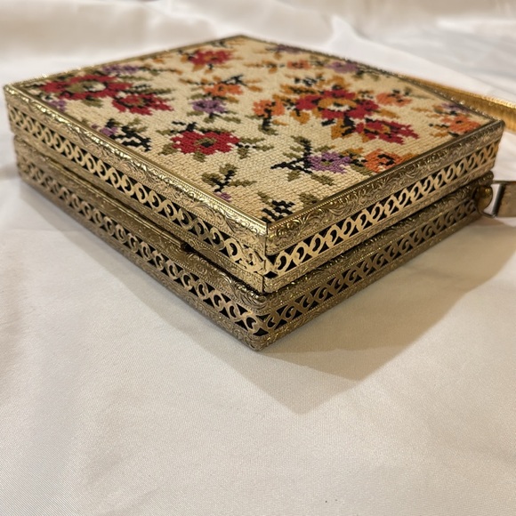 Vintage 1950’s Filigree Metal & Needlepoint Handbag Purse - Picture 7 of 17